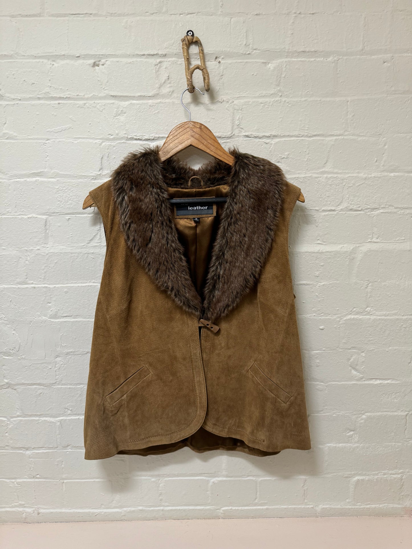 LEATHER WAISTCOAT FUR COLLAR